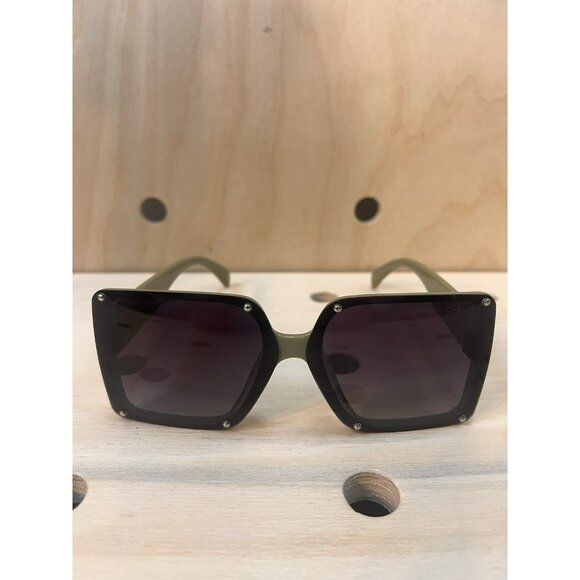 Coco CHANEL Authentic Sunglasses X6023 70/15-142 Green Square Oversized Lenses - Picture 6 of 11